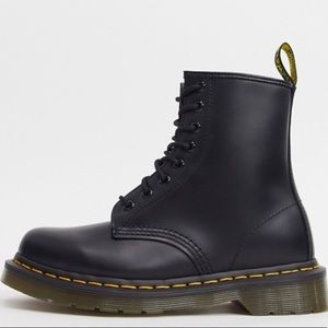 Men’s Dr. Martens 1460 8-Eye Napa Boot-black
